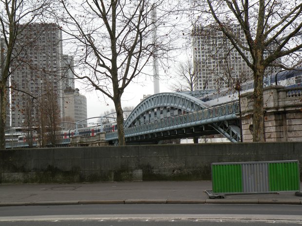  RER traversant la Seine